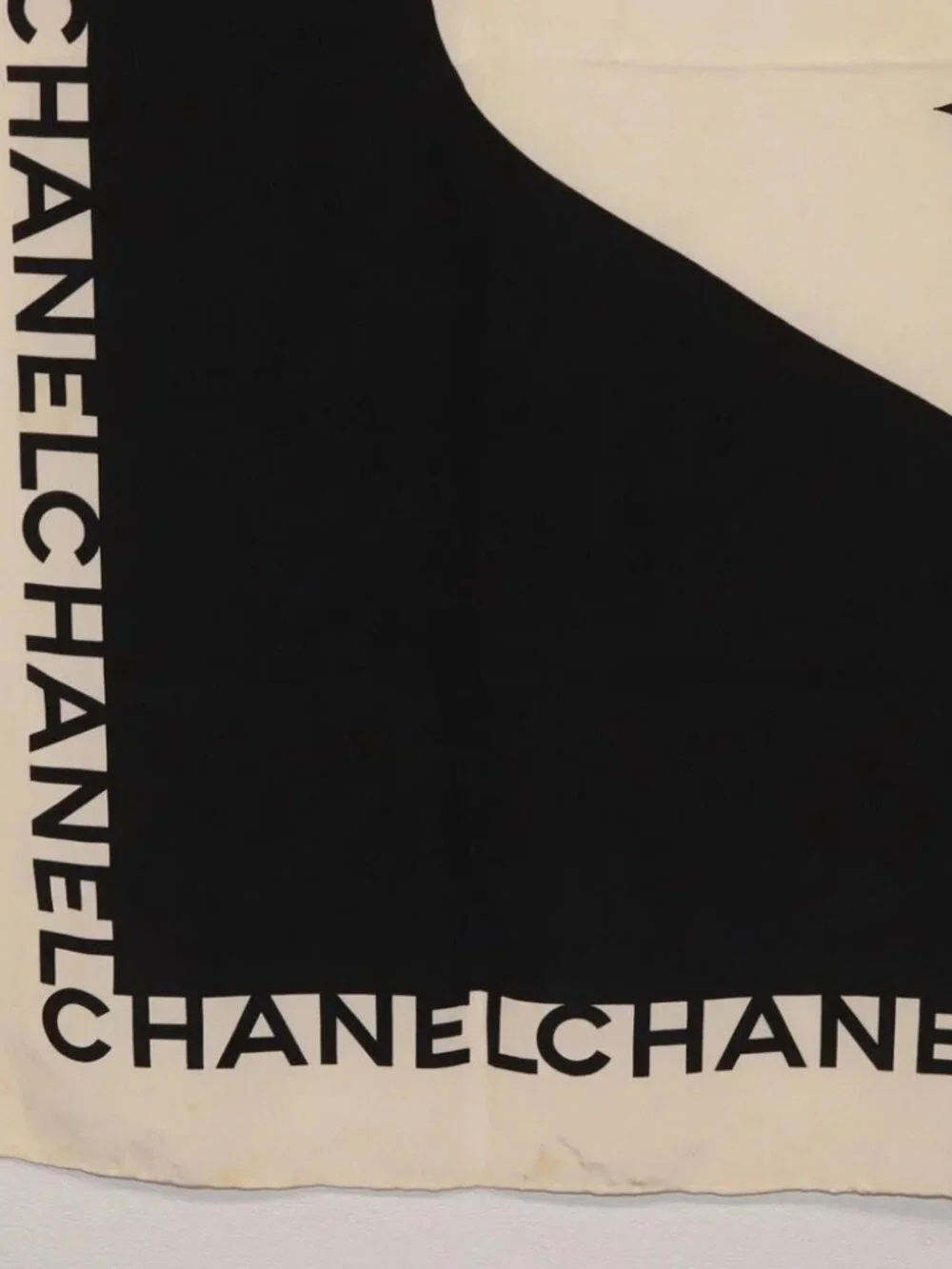CHANEL Scarf Silk Black CC Auth BA12630